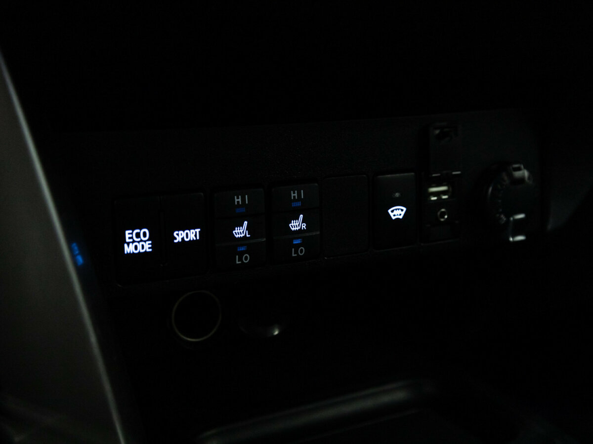 Toyota RAV4 2018 года с пробегом. Фото: #13