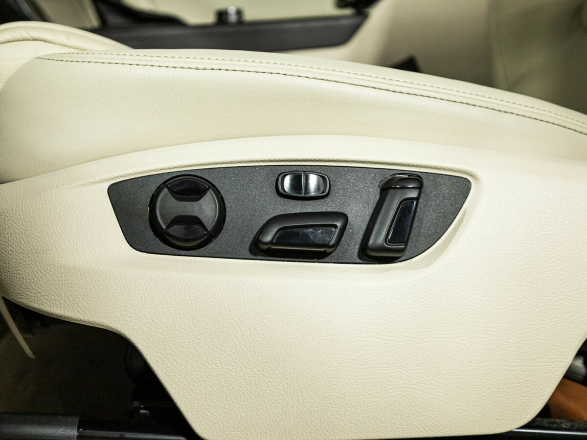 Volkswagen Touareg 2013 года с пробегом. Фото: #13