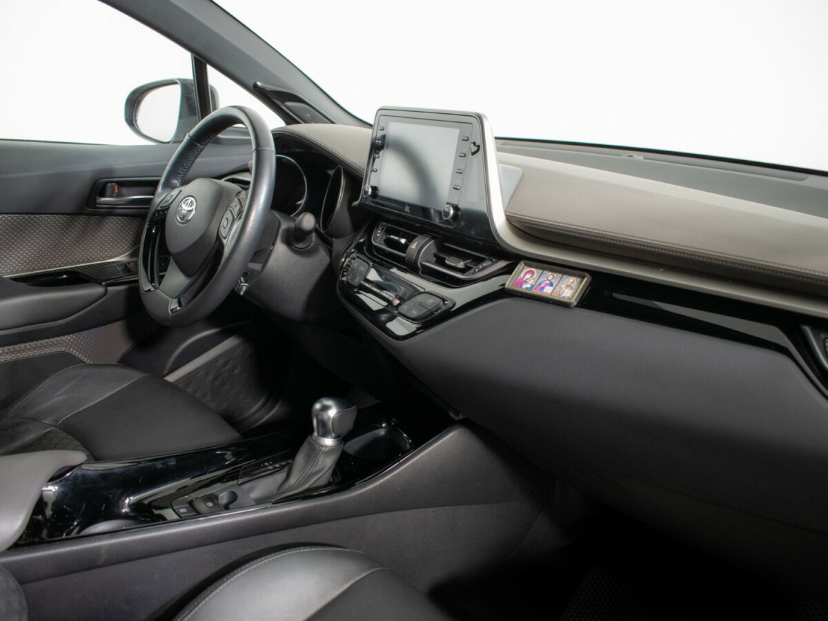 Toyota C-HR 2020 года с пробегом. Фото: #8