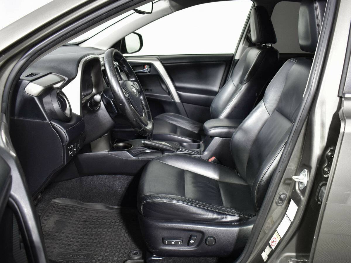 Toyota RAV4 2013 года с пробегом. Фото: #9