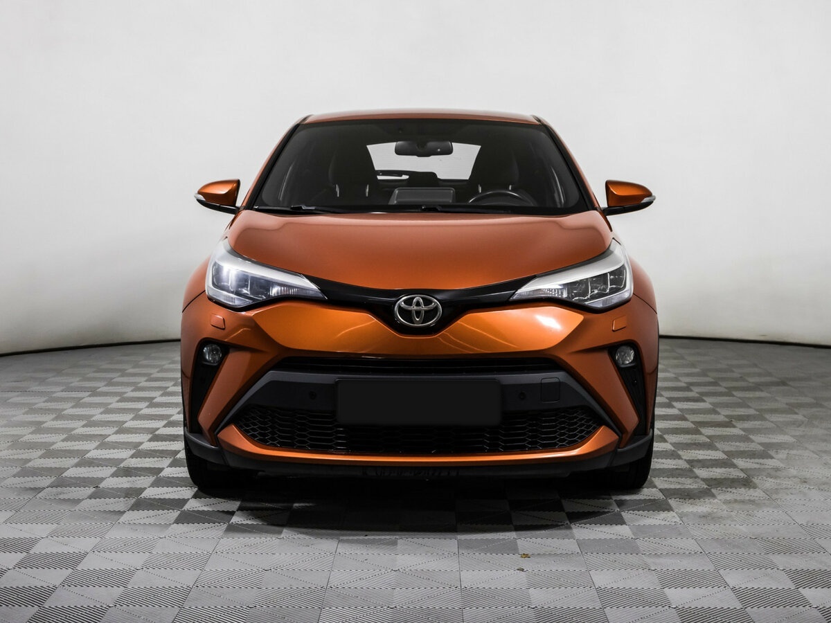 Toyota C-HR 2019 года с пробегом. Фото: #1