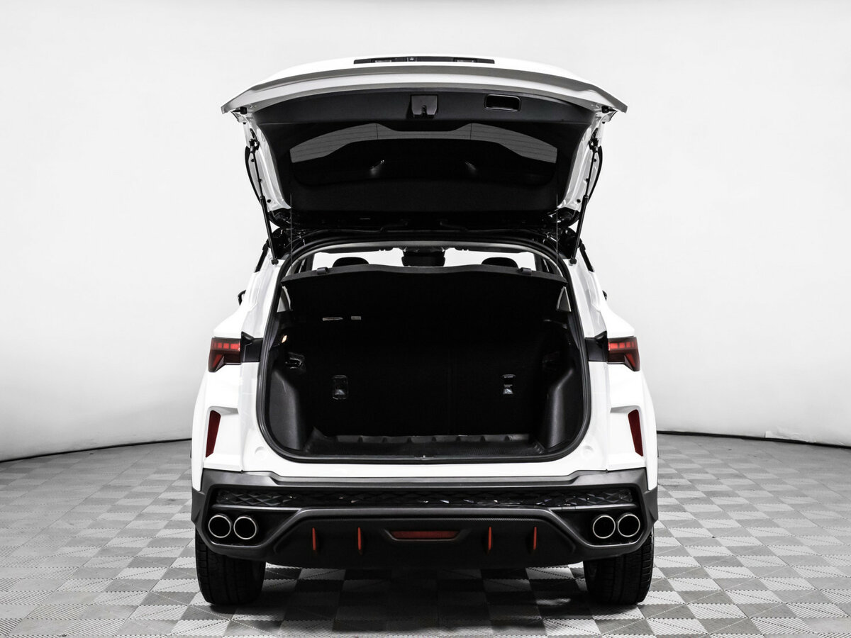 Geely Coolray 2023 года с пробегом. Фото: #11