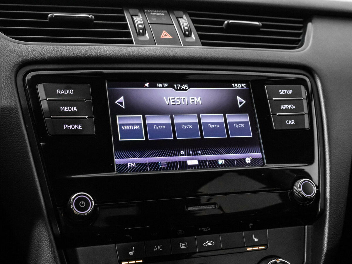 Б/У Шкода Октавия 2017 года. Фото: #11