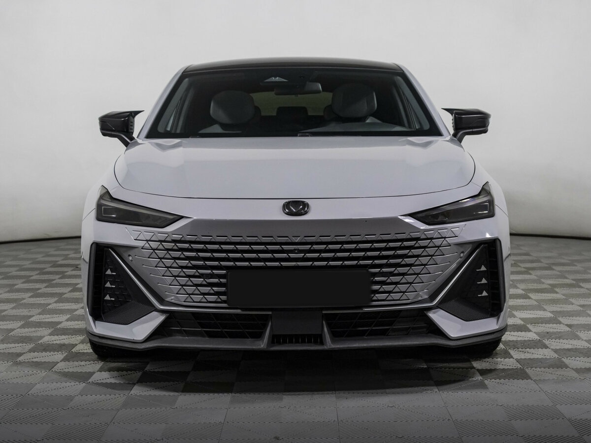 Changan UNI-V 2023 года с пробегом. Фото: #1