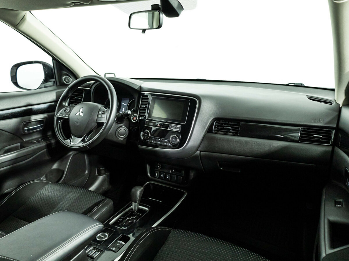 Mitsubishi Outlander 2018 года с пробегом. Фото: #6