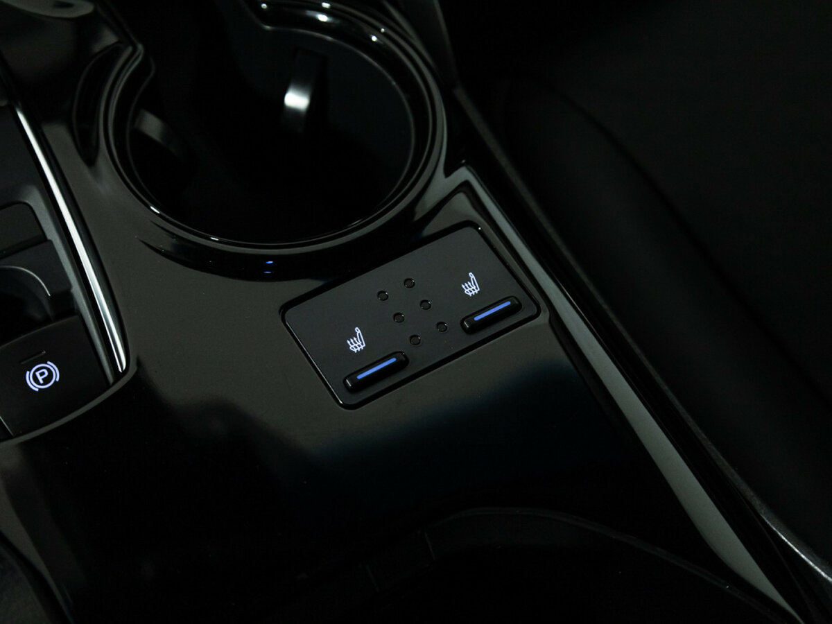 Toyota Camry 2020 года с пробегом. Фото: #16