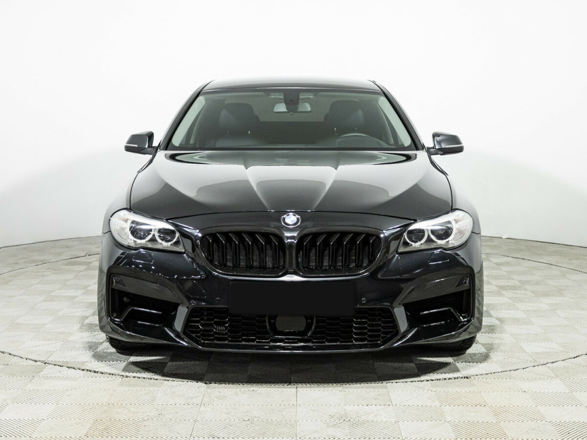 BMW 5 серии 2016 года с пробегом. Фото: #1