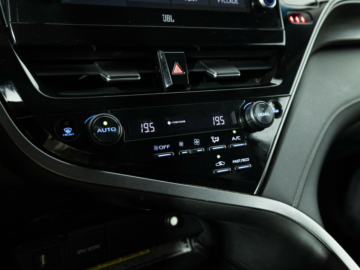 Toyota Camry 2021 года с пробегом. Фото: #16