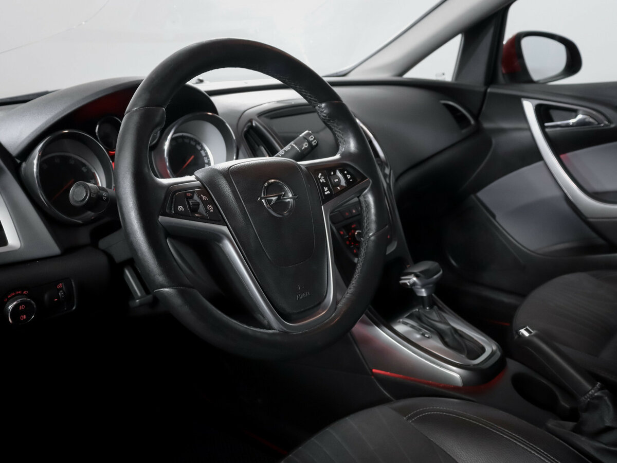 Opel Astra 2013 года с пробегом. Фото: #11