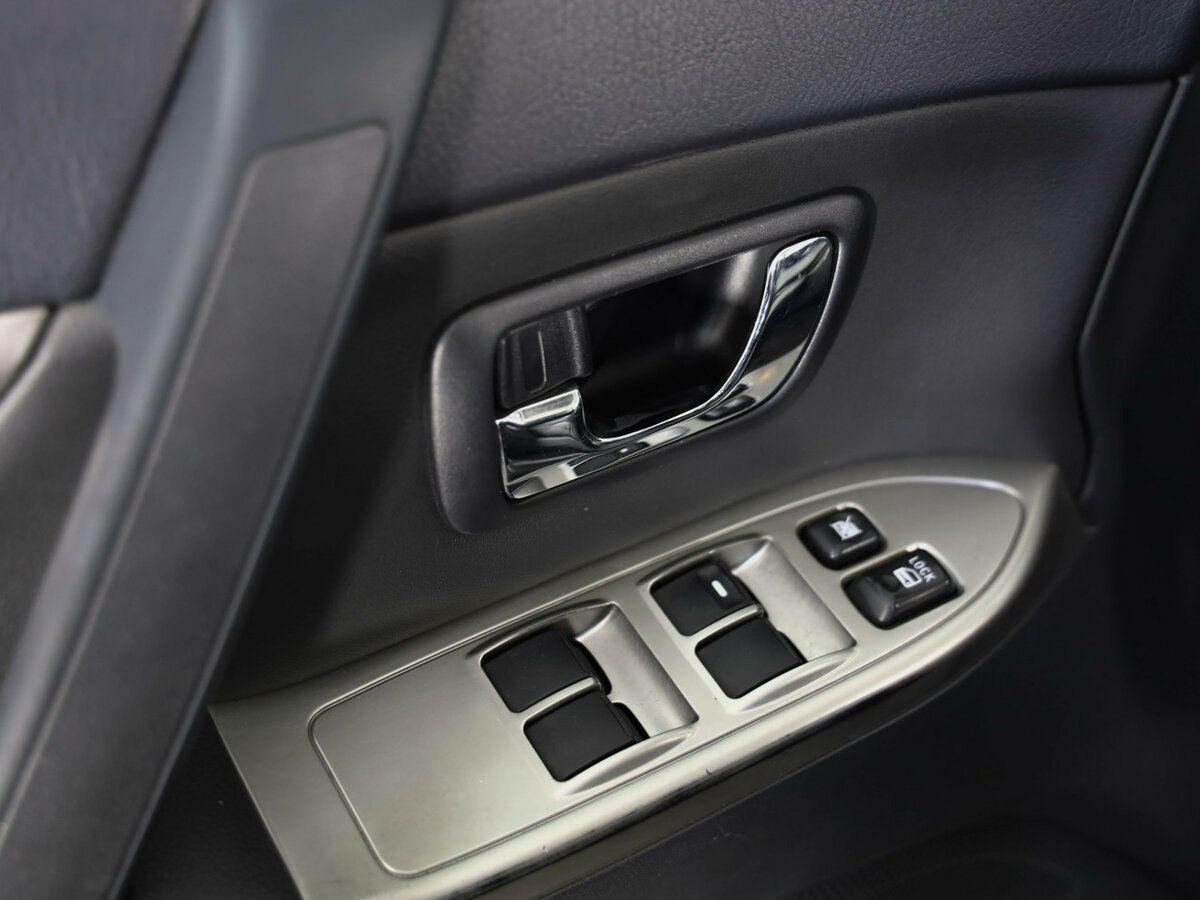 Mitsubishi Pajero 2013 года с пробегом. Фото: #16