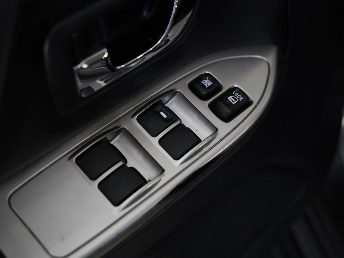 Mitsubishi Pajero 2015 года с пробегом. Фото: #16