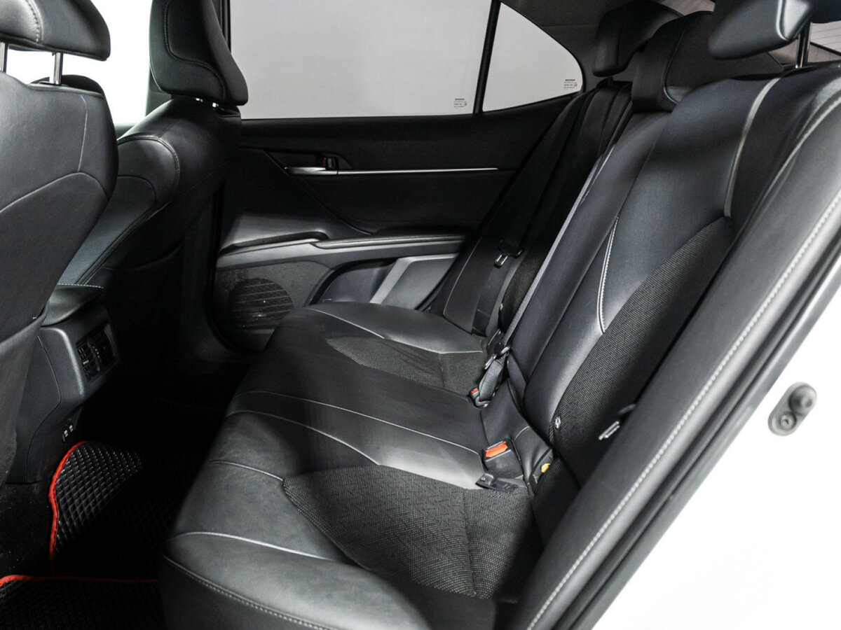 Toyota Camry 2021 года с пробегом. Фото: #8