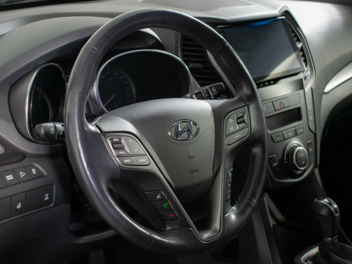 Hyundai Santa Fe 2017 года с пробегом. Фото: #12