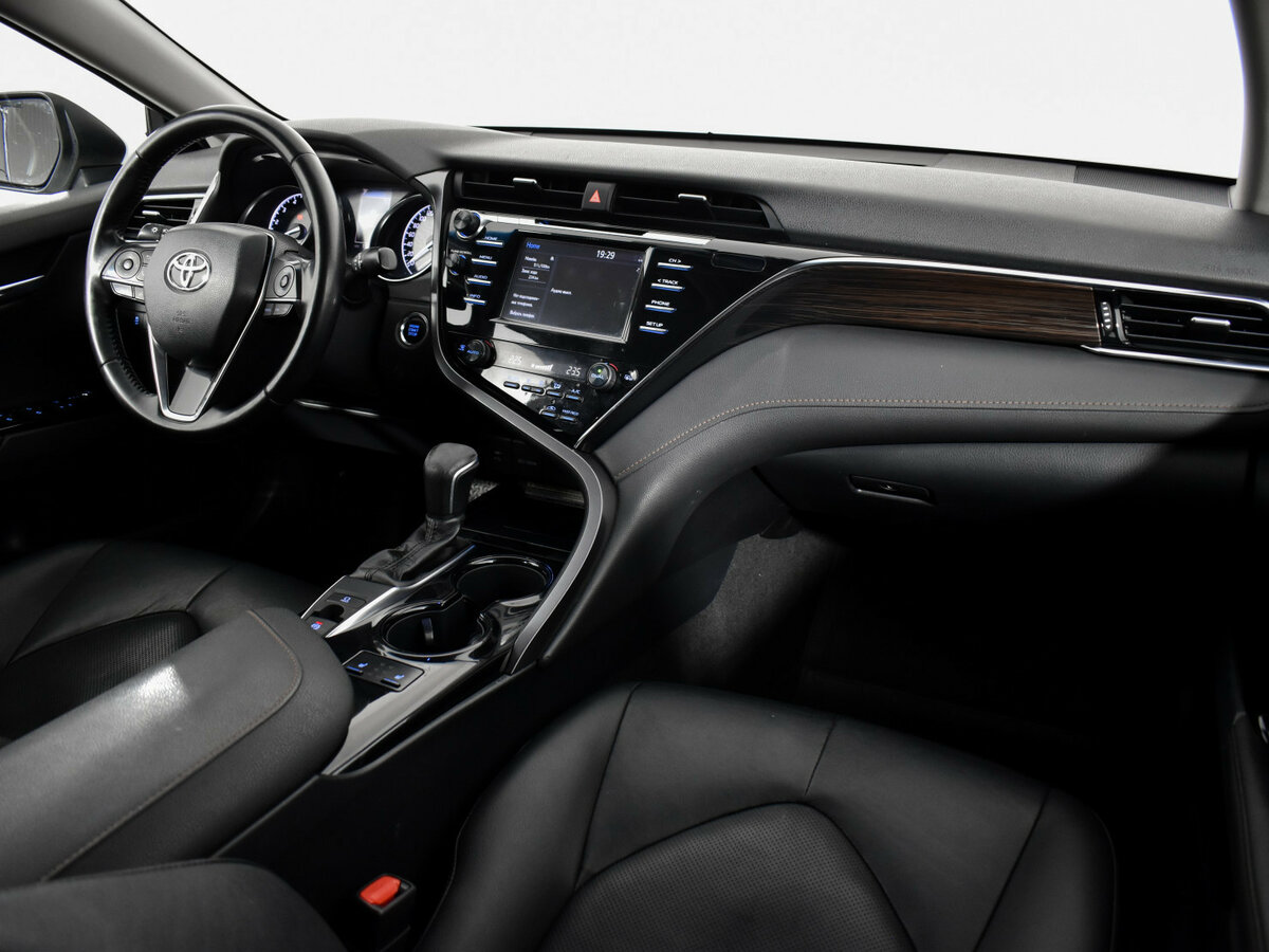 Toyota Camry 2020 года с пробегом. Фото: #7