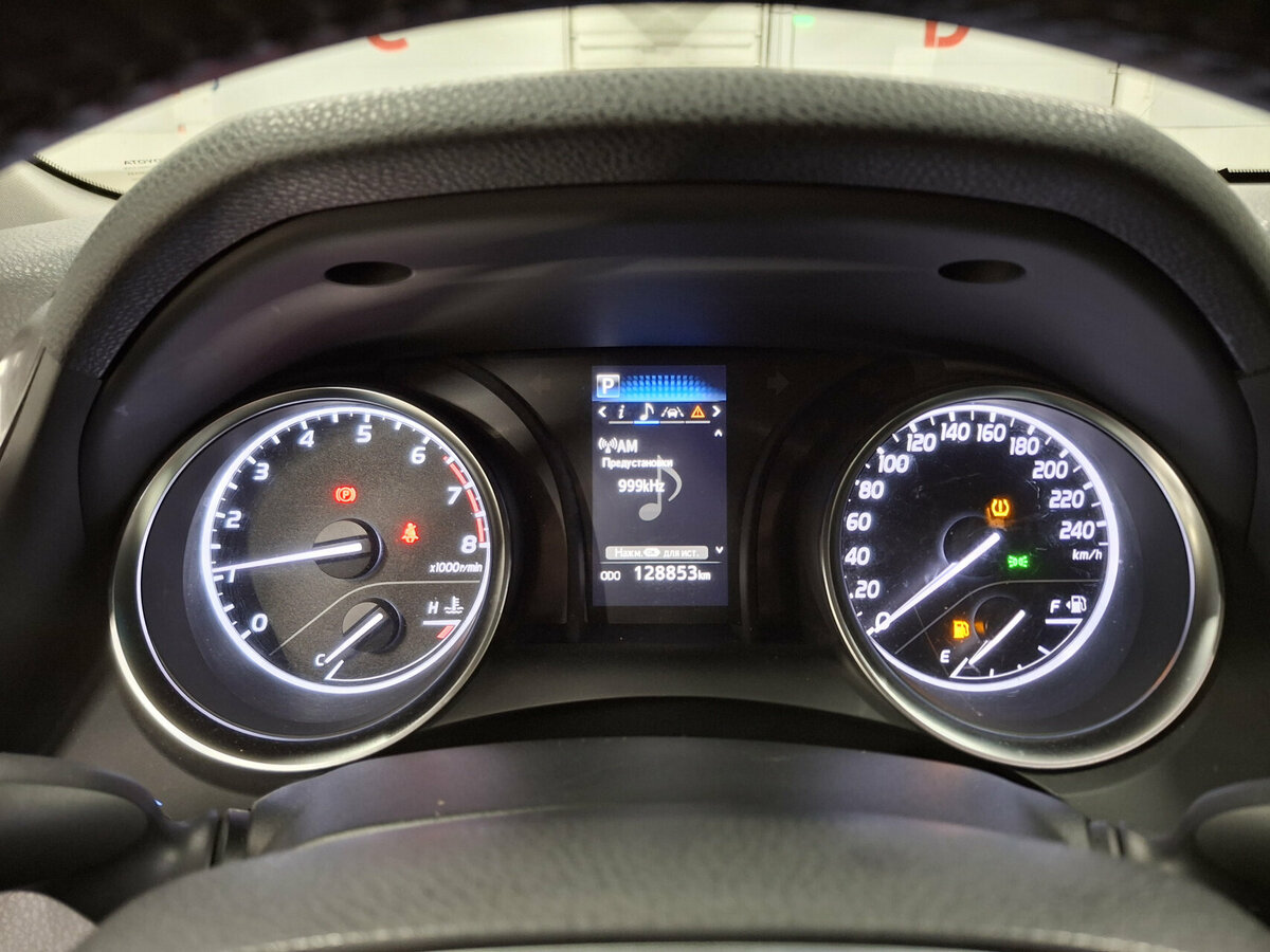 Toyota Camry 2018 года с пробегом. Фото: #11